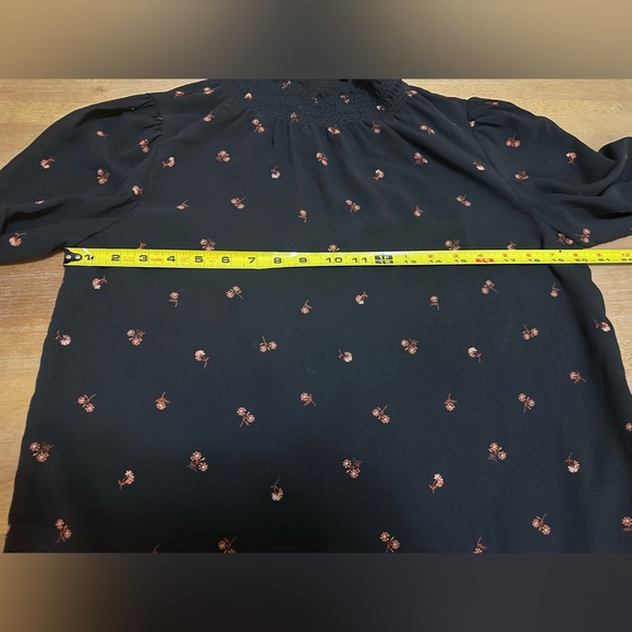 Madewell Georgette Smocked Mockneck Top Size small - Picture 7 of 10